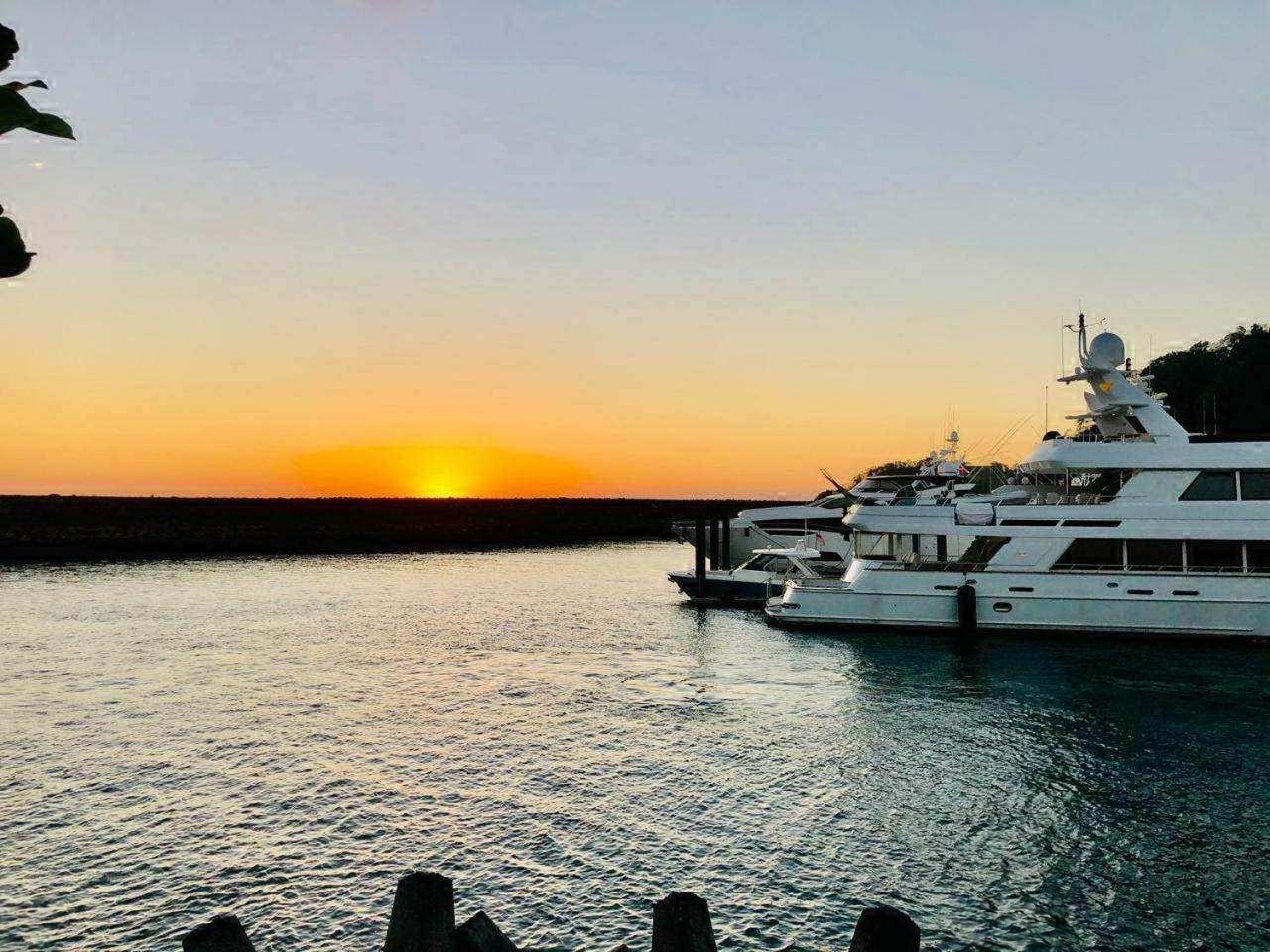 Apartamento De Lujo Las 3 Gotas Jaco, Frente Al Mar Con Vista A La Playa Luaran gambar